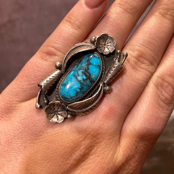 Vintage Native American Turquoise Ring - Picture 2 of 2